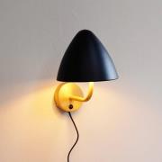 Dyberg Larsen vegglampe Oulu, svart/messing, Ø 20,3 cm