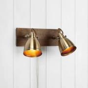 Vegglampe, 2 lyskilder, messingfarget, tre, jern