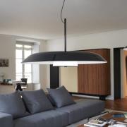 Oluce LED-hengelampe Iride, Ø 85 cm, svart, metall, glass