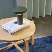 HÜBSCH LED-batteridrevet LED-bordlampe BringMe Mini, mørkegrønn, 20 cm