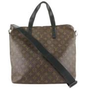 Coated Canvas LV Vesker