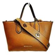 Pre-owned Fabric handbags