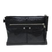 Pre-owned Leather clutches