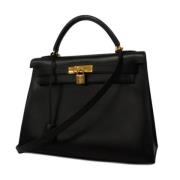 Pre-owned Leather handbags