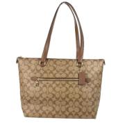 Pre-owned Fabric handbags