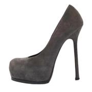 Pre-owned Suede heels