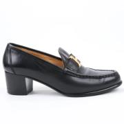 Pre-owned Leather flats