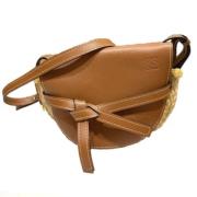 Pre-owned Leather shoulder-bags