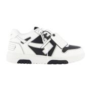 Svart Sneaker Out Of Office