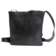 Pre-owned Leather shoulder-bags