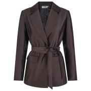 Adele Blazer, sort