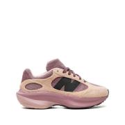 Rosa Mesh Sneakers med Semsket Paneler