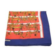 Pre-owned Silk scarves