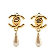 Pre-owned Pearl earrings