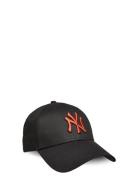 League Essential 9Forty Neyya Accessories Headwear Caps Black New Era